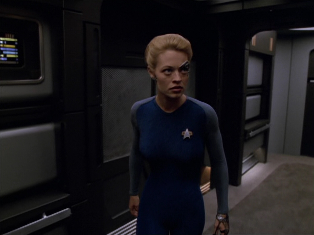 extant_StarTrek_VOY_5x07-InfiniteRegress_00077.jpg