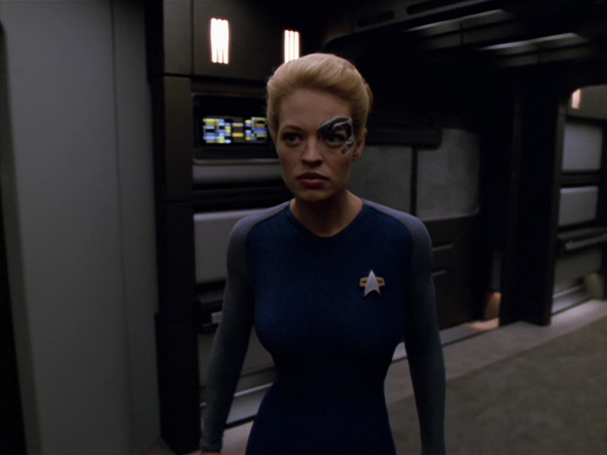extant_StarTrek_VOY_5x07-InfiniteRegress_00080.jpg