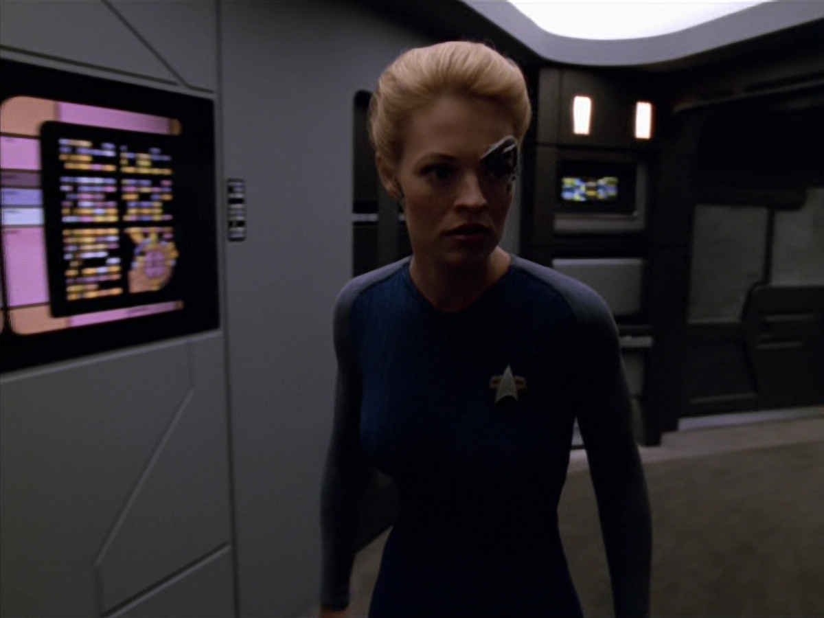 extant_StarTrek_VOY_5x07-InfiniteRegress_00083.jpg