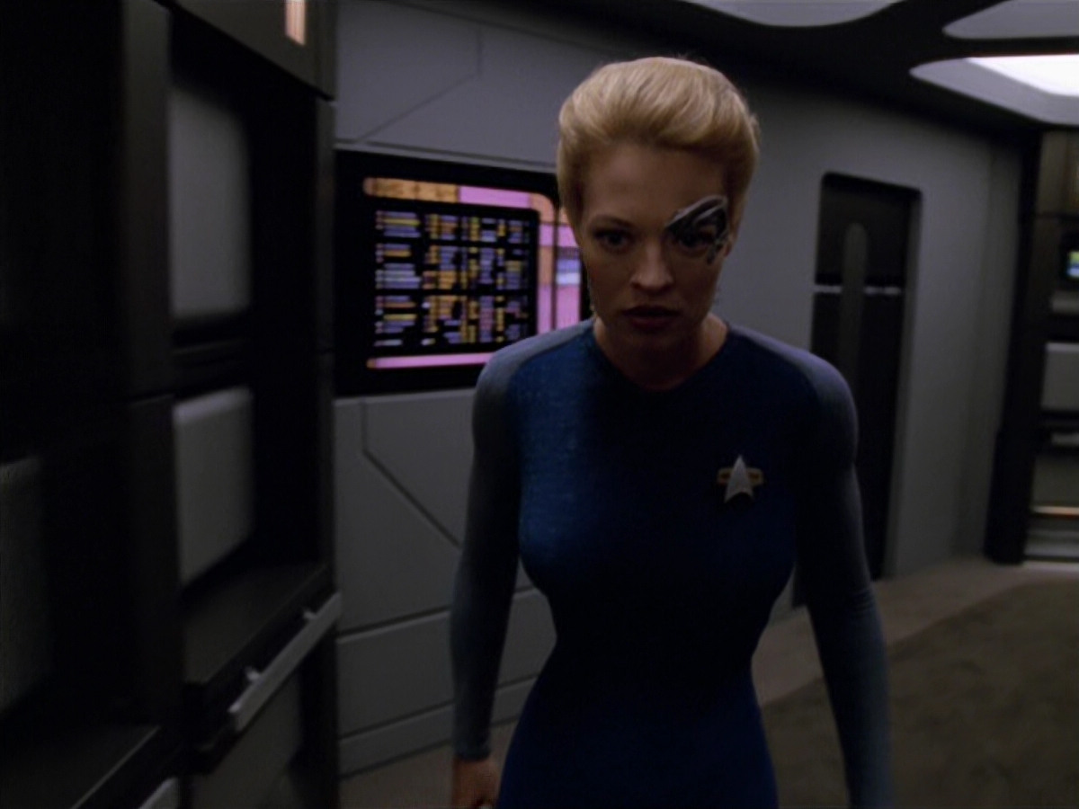 extant_StarTrek_VOY_5x07-InfiniteRegress_00085.jpg