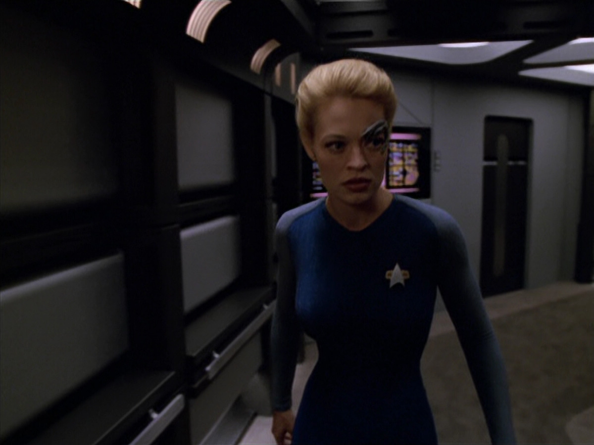 extant_StarTrek_VOY_5x07-InfiniteRegress_00087.jpg