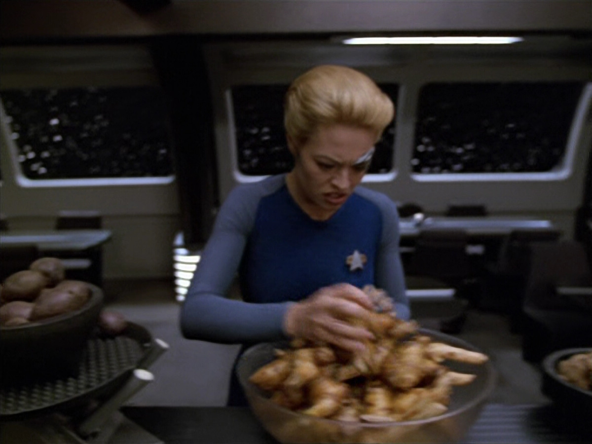 extant_StarTrek_VOY_5x07-InfiniteRegress_00095.jpg