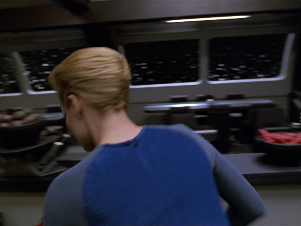 extant_StarTrek_VOY_5x07-InfiniteRegress_00102.jpg