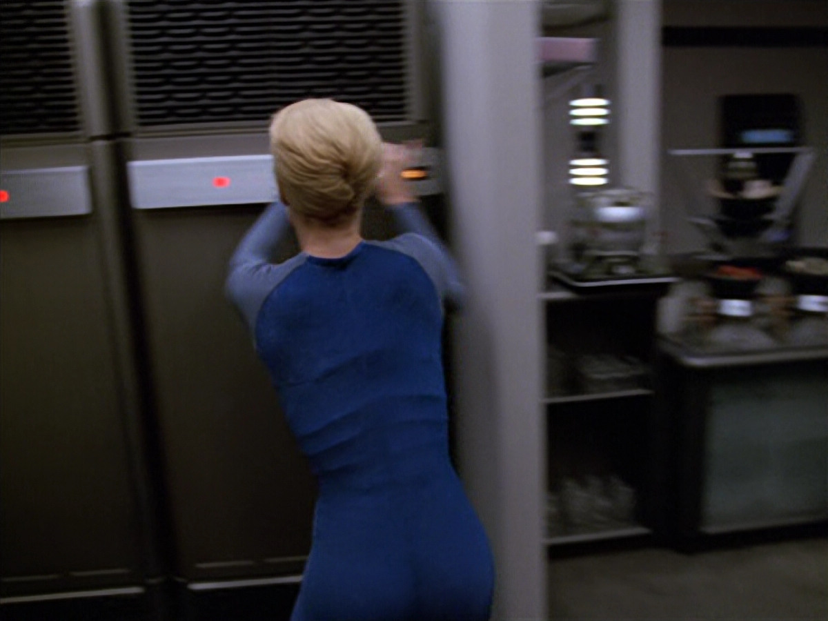 extant_StarTrek_VOY_5x07-InfiniteRegress_00113.jpg