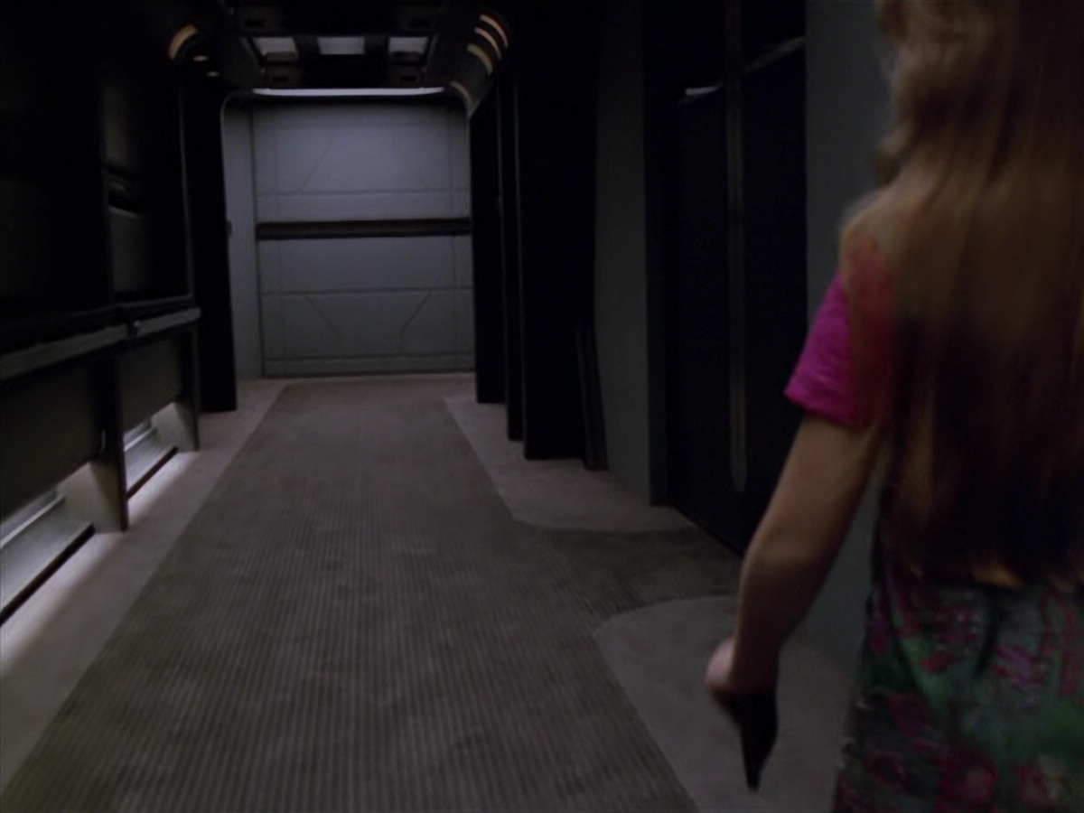 extant_StarTrek_VOY_5x07-InfiniteRegress_00404.jpg