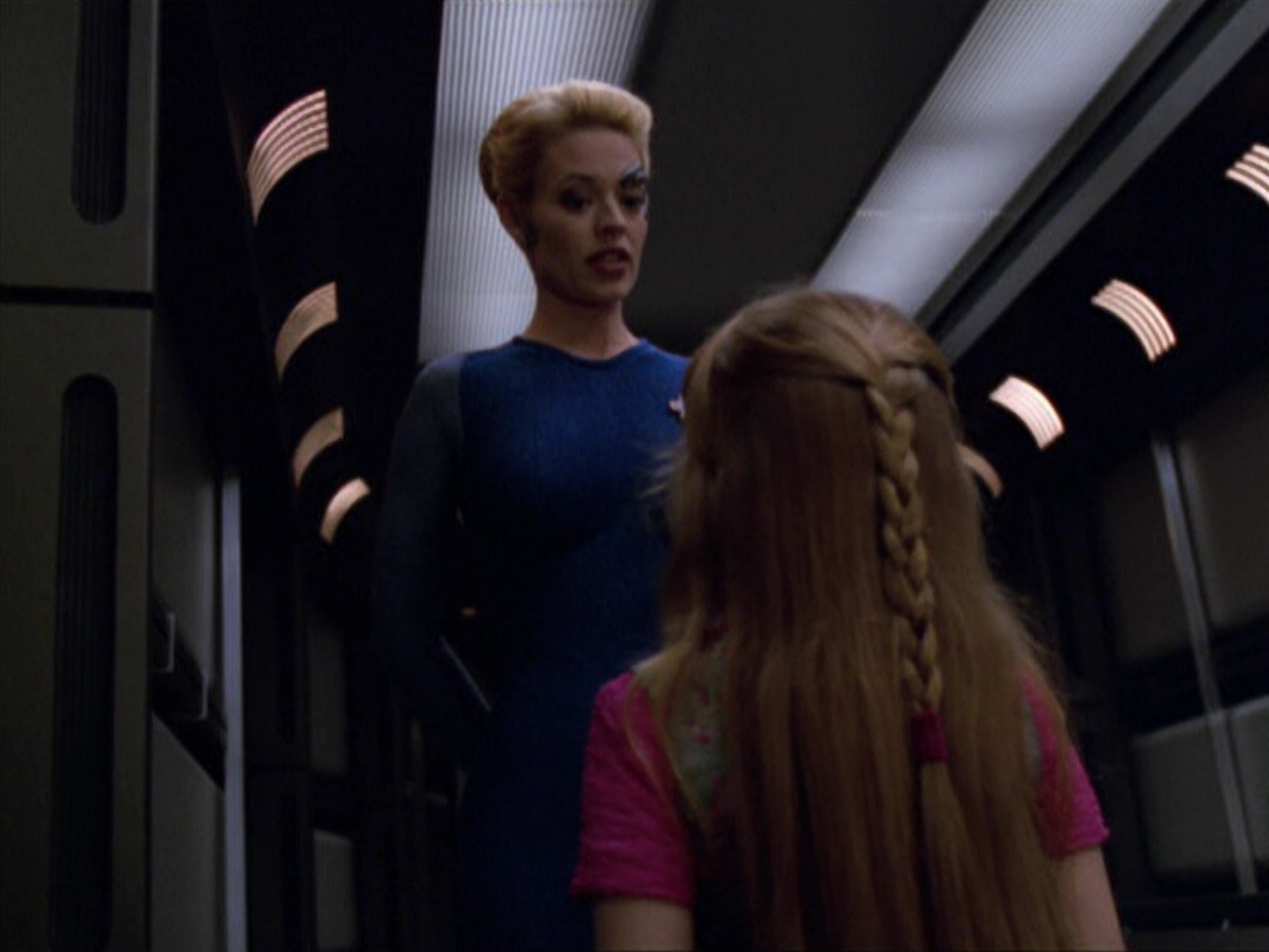 extant_StarTrek_VOY_5x07-InfiniteRegress_00467.jpg