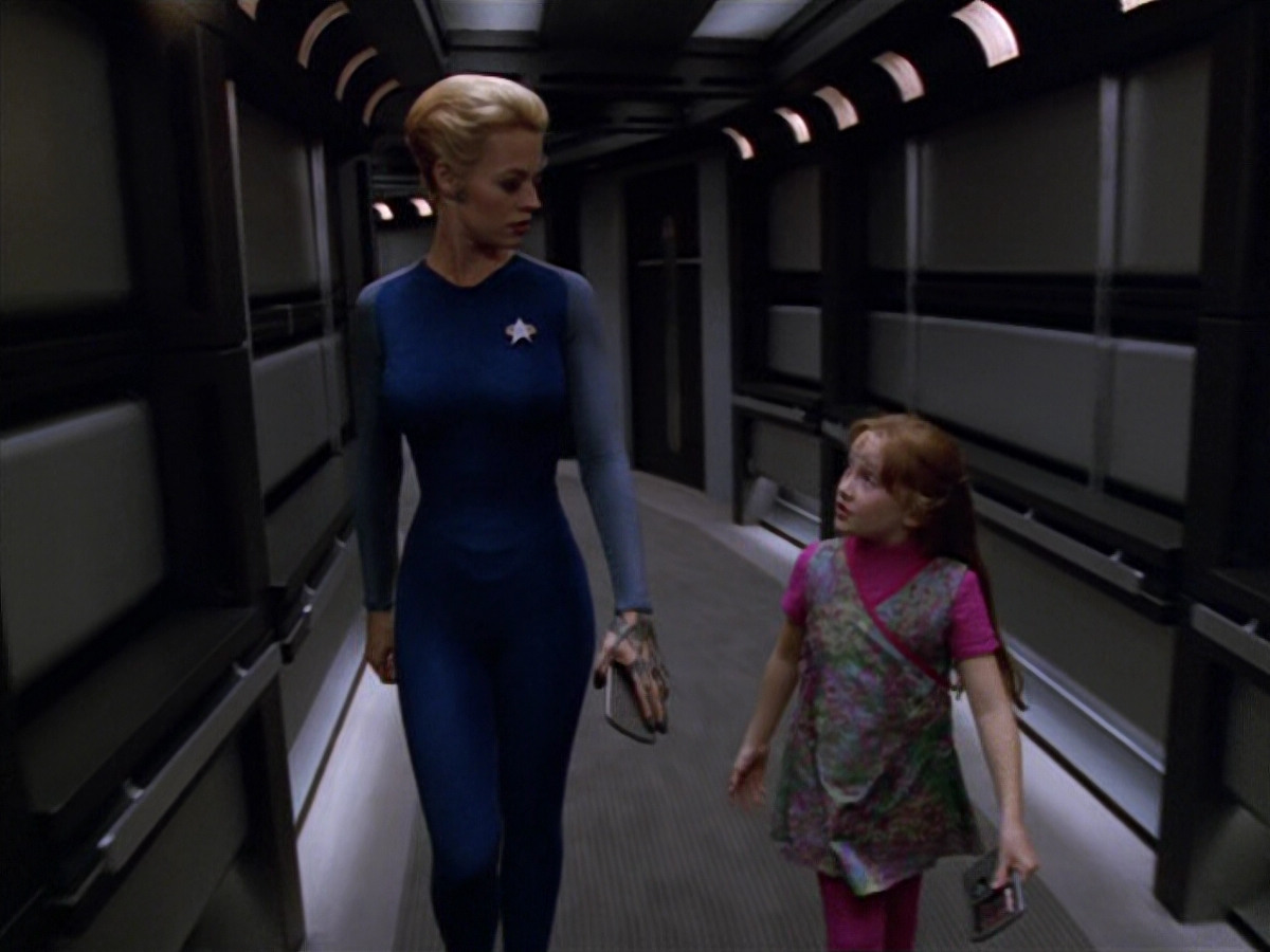 extant_StarTrek_VOY_5x07-InfiniteRegress_00492.jpg