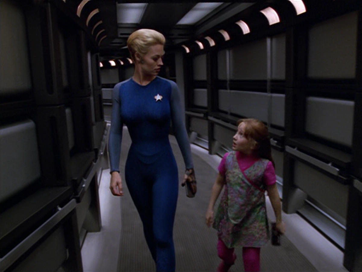 extant_StarTrek_VOY_5x07-InfiniteRegress_00493.jpg