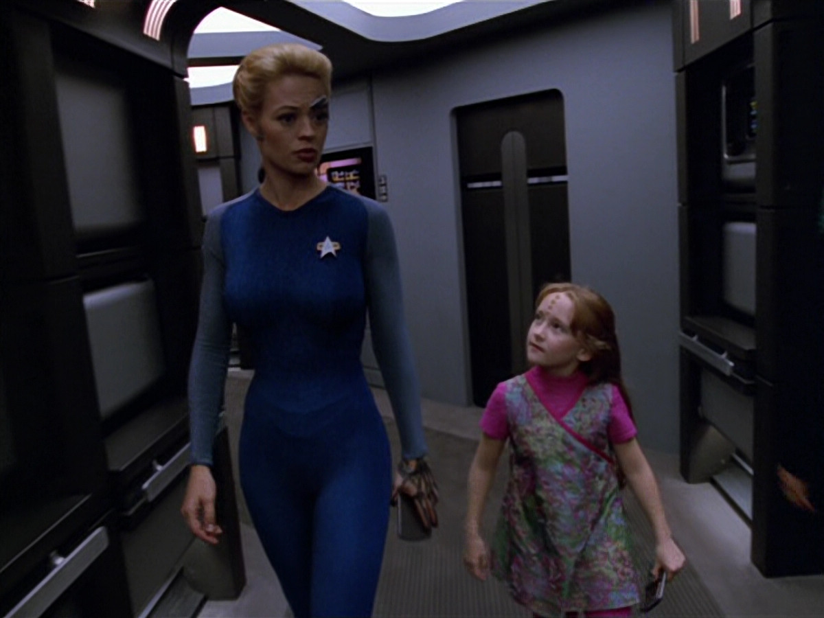 extant_StarTrek_VOY_5x07-InfiniteRegress_00514.jpg