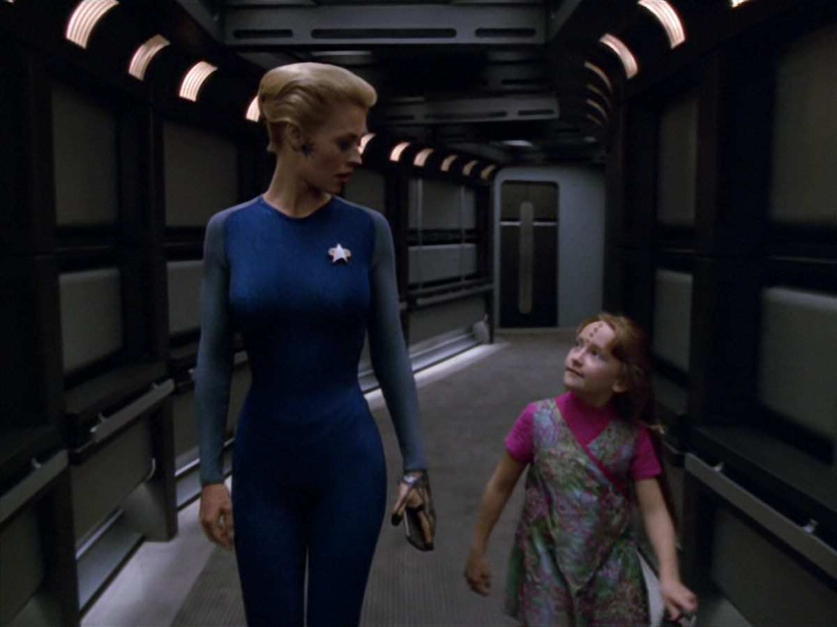 extant_StarTrek_VOY_5x07-InfiniteRegress_00532.jpg