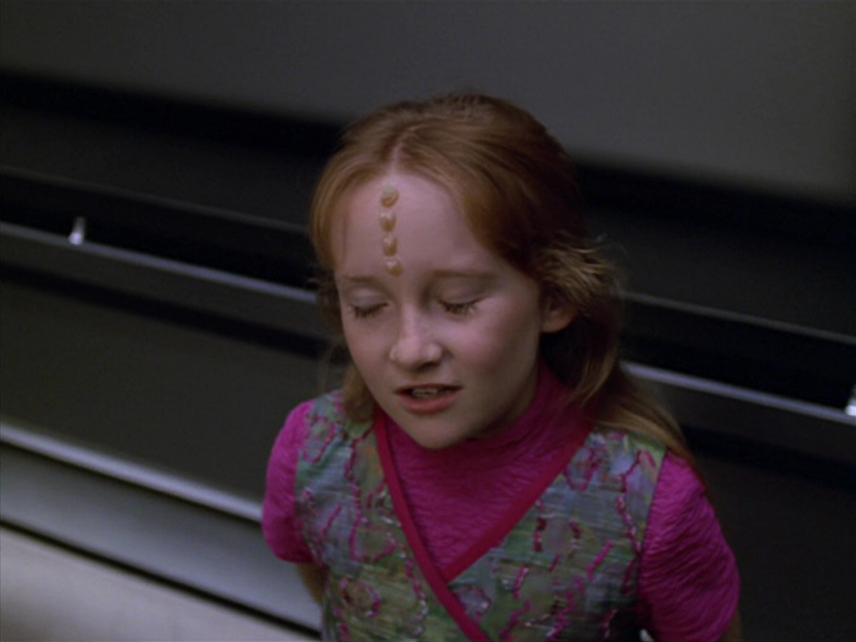 extant_StarTrek_VOY_5x07-InfiniteRegress_00579.jpg