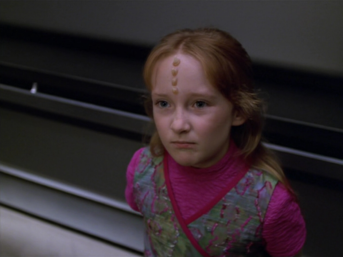 extant_StarTrek_VOY_5x07-InfiniteRegress_00581.jpg