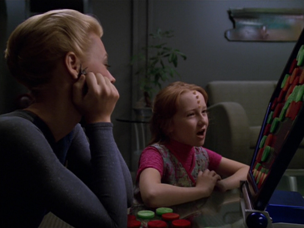 extant_StarTrek_VOY_5x07-InfiniteRegress_00605.jpg