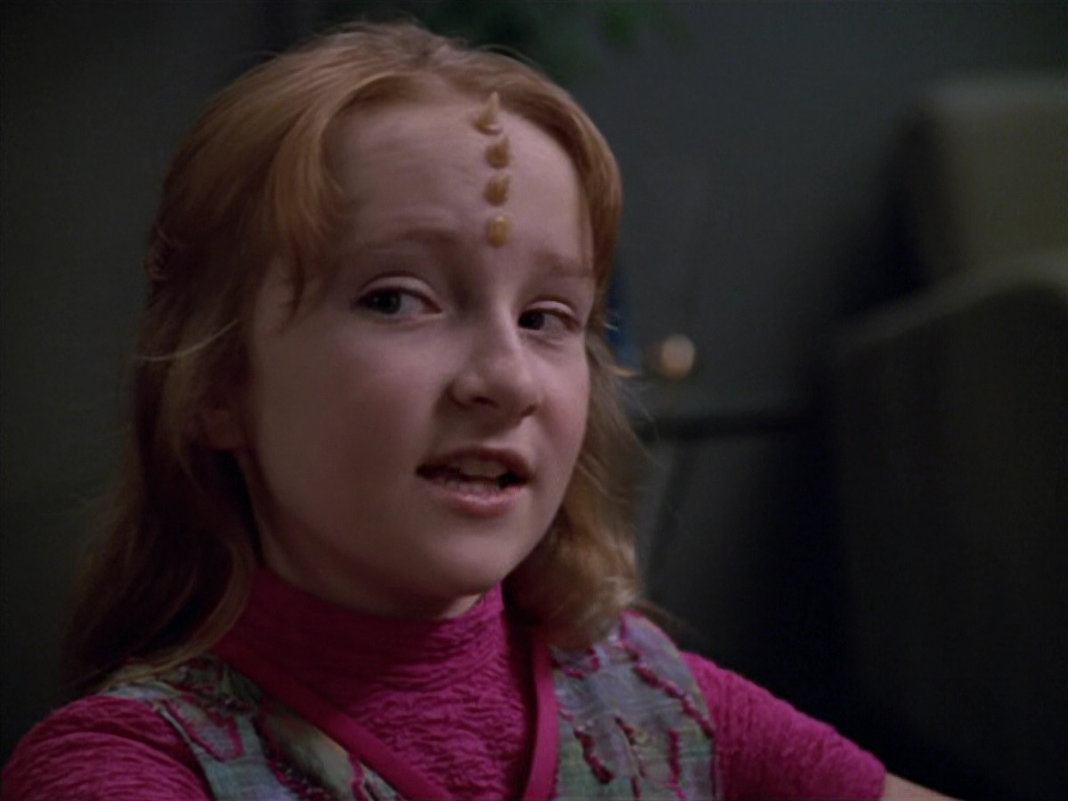 extant_StarTrek_VOY_5x07-InfiniteRegress_00629.jpg