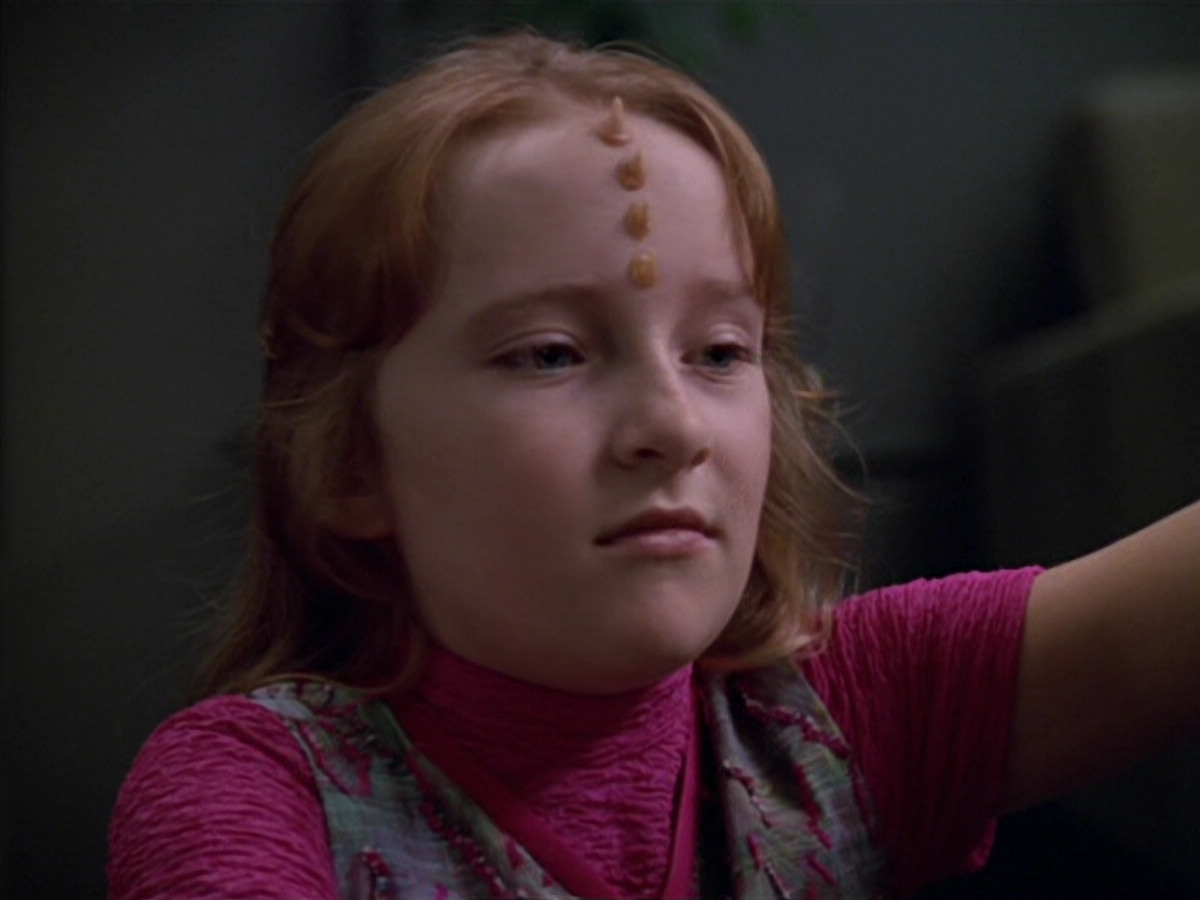 extant_StarTrek_VOY_5x07-InfiniteRegress_00672.jpg