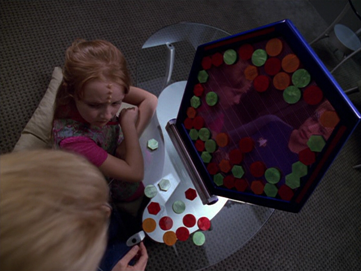 extant_StarTrek_VOY_5x07-InfiniteRegress_00708.jpg