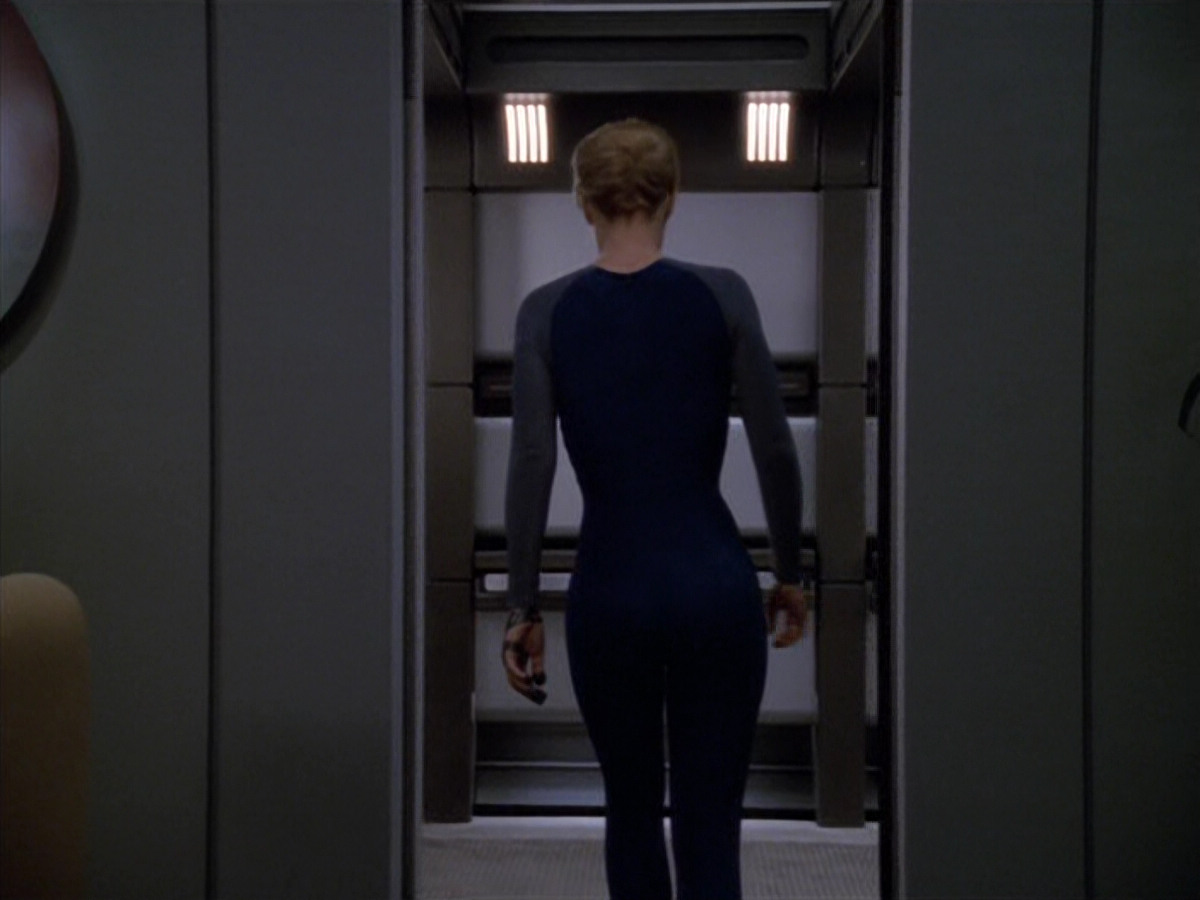 extant_StarTrek_VOY_5x07-InfiniteRegress_00731.jpg