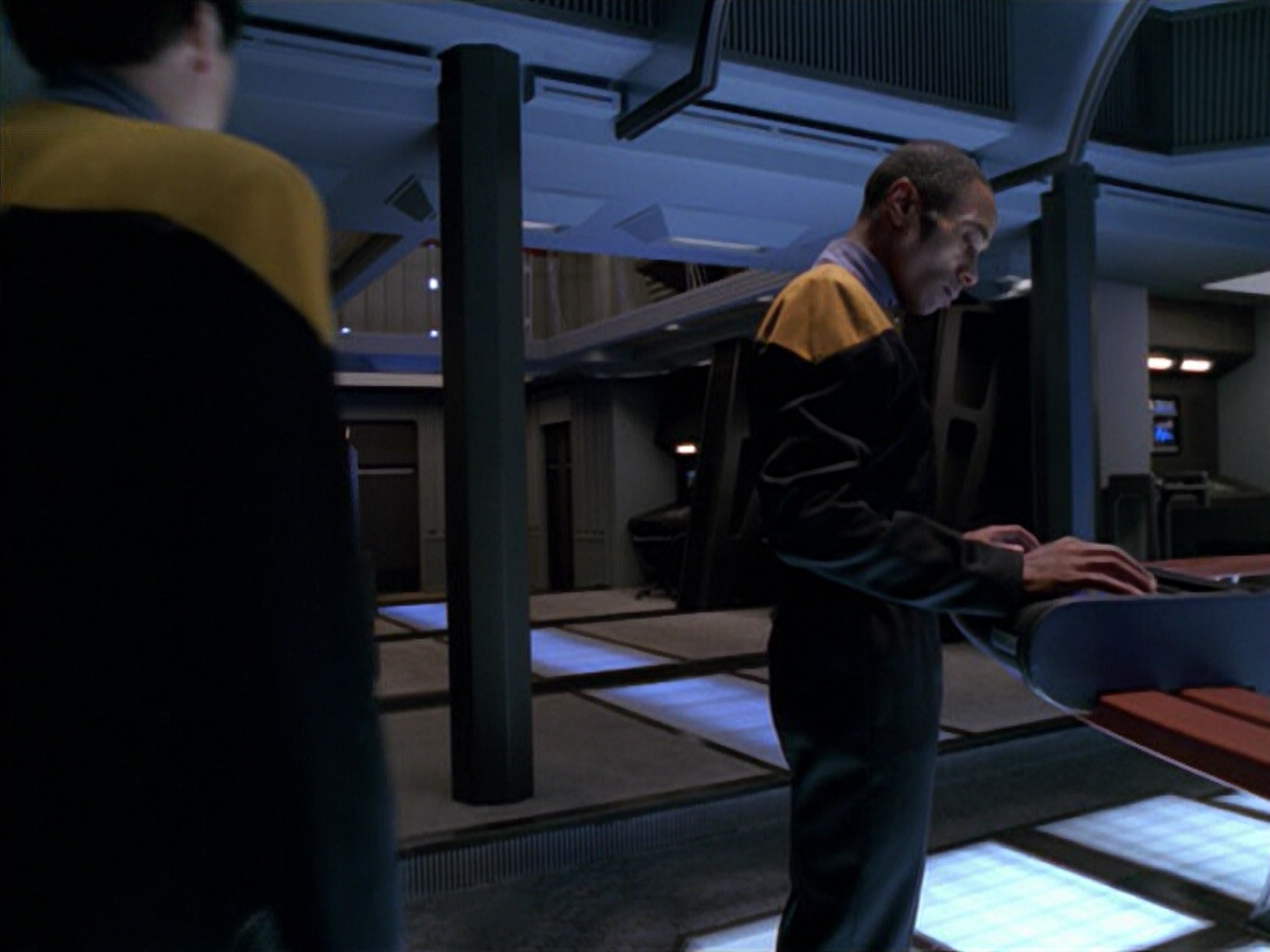 extant_StarTrek_VOY_5x07-InfiniteRegress_00738.jpg