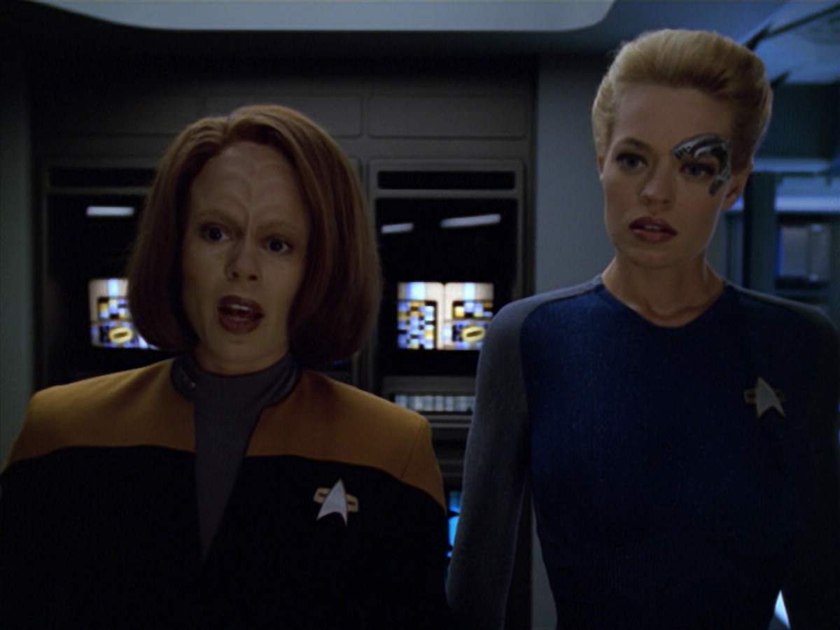 extant_StarTrek_VOY_5x07-InfiniteRegress_00756.jpg