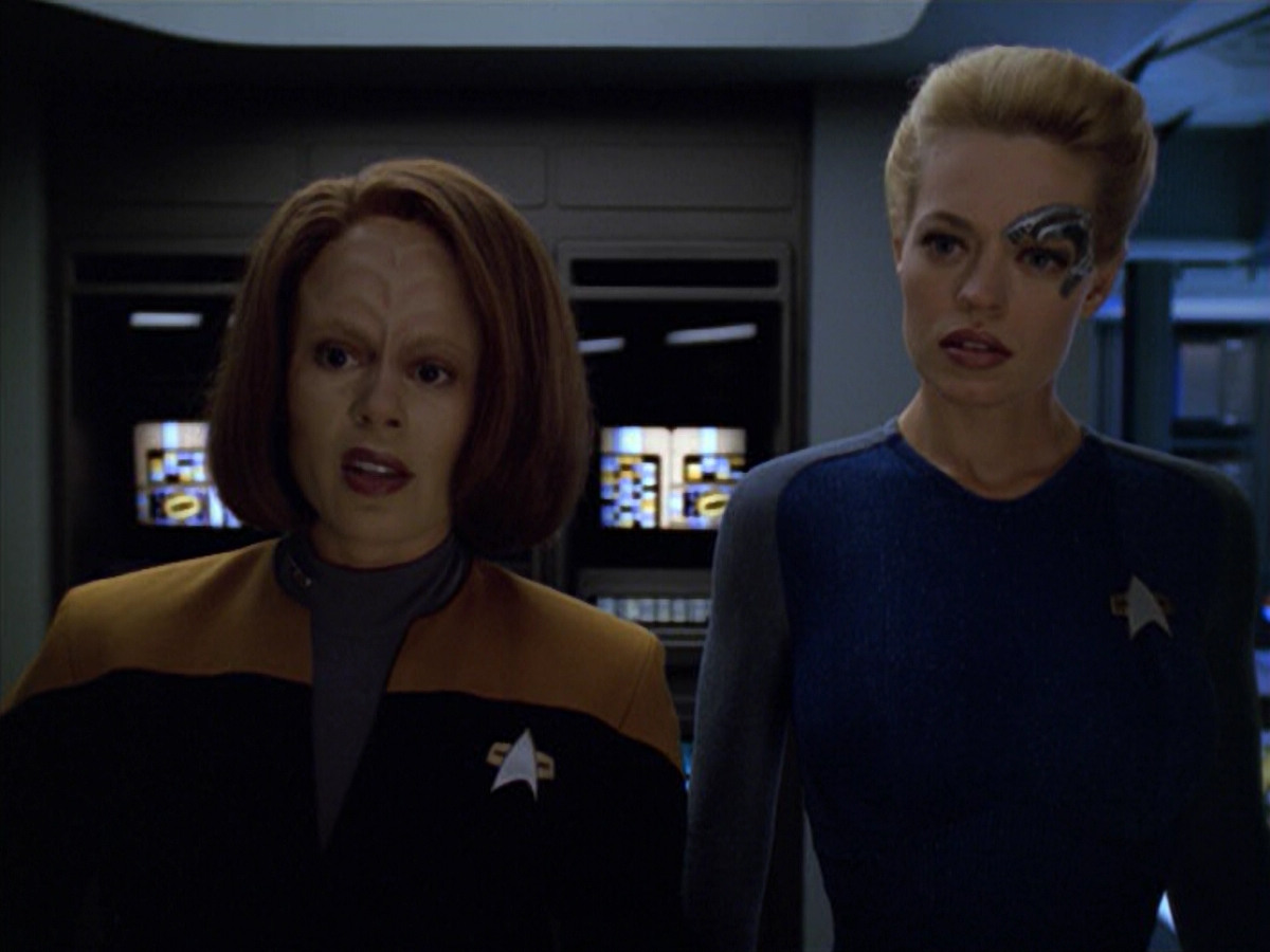 extant_StarTrek_VOY_5x07-InfiniteRegress_00757.jpg