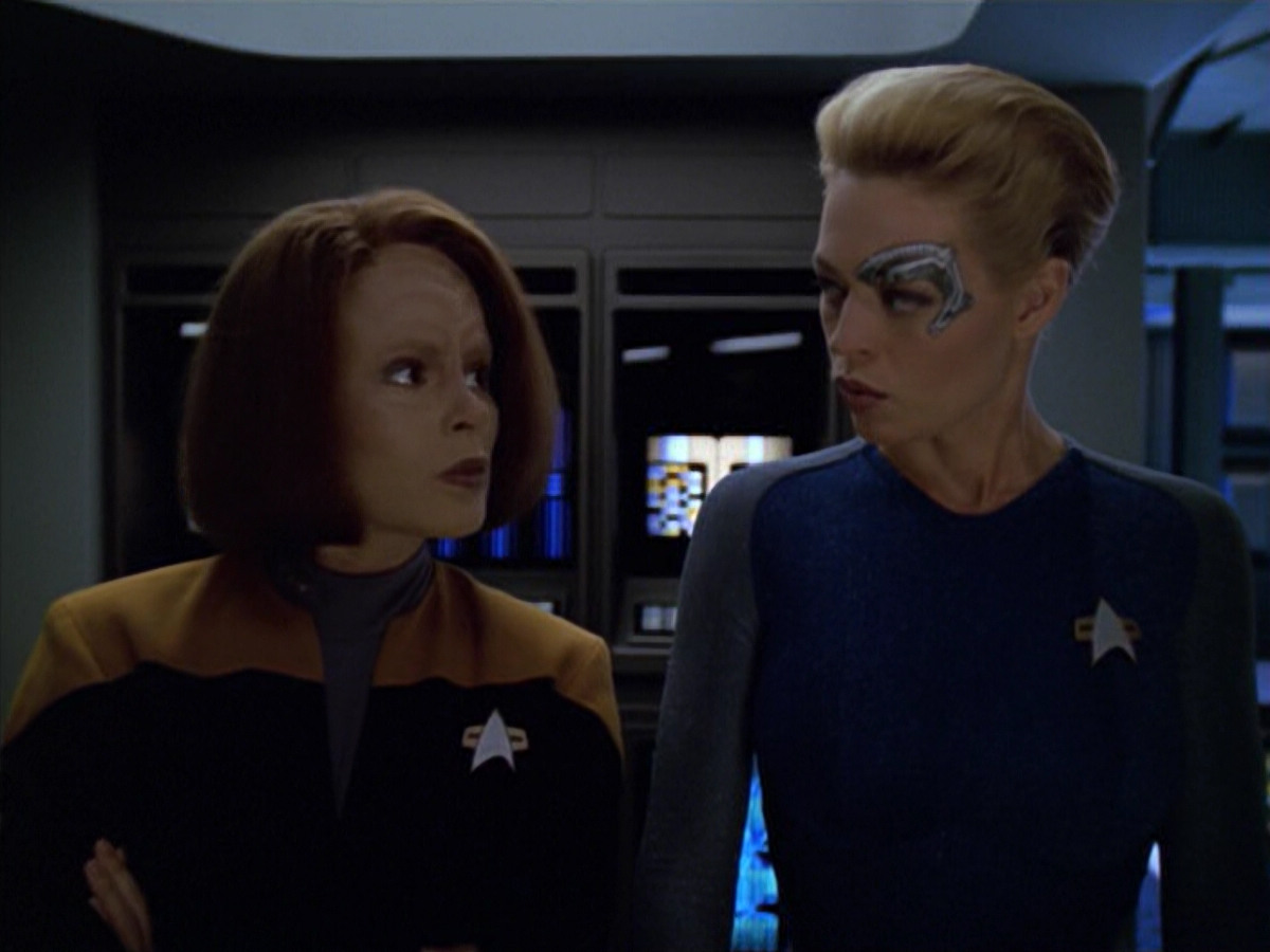 extant_StarTrek_VOY_5x07-InfiniteRegress_00789.jpg