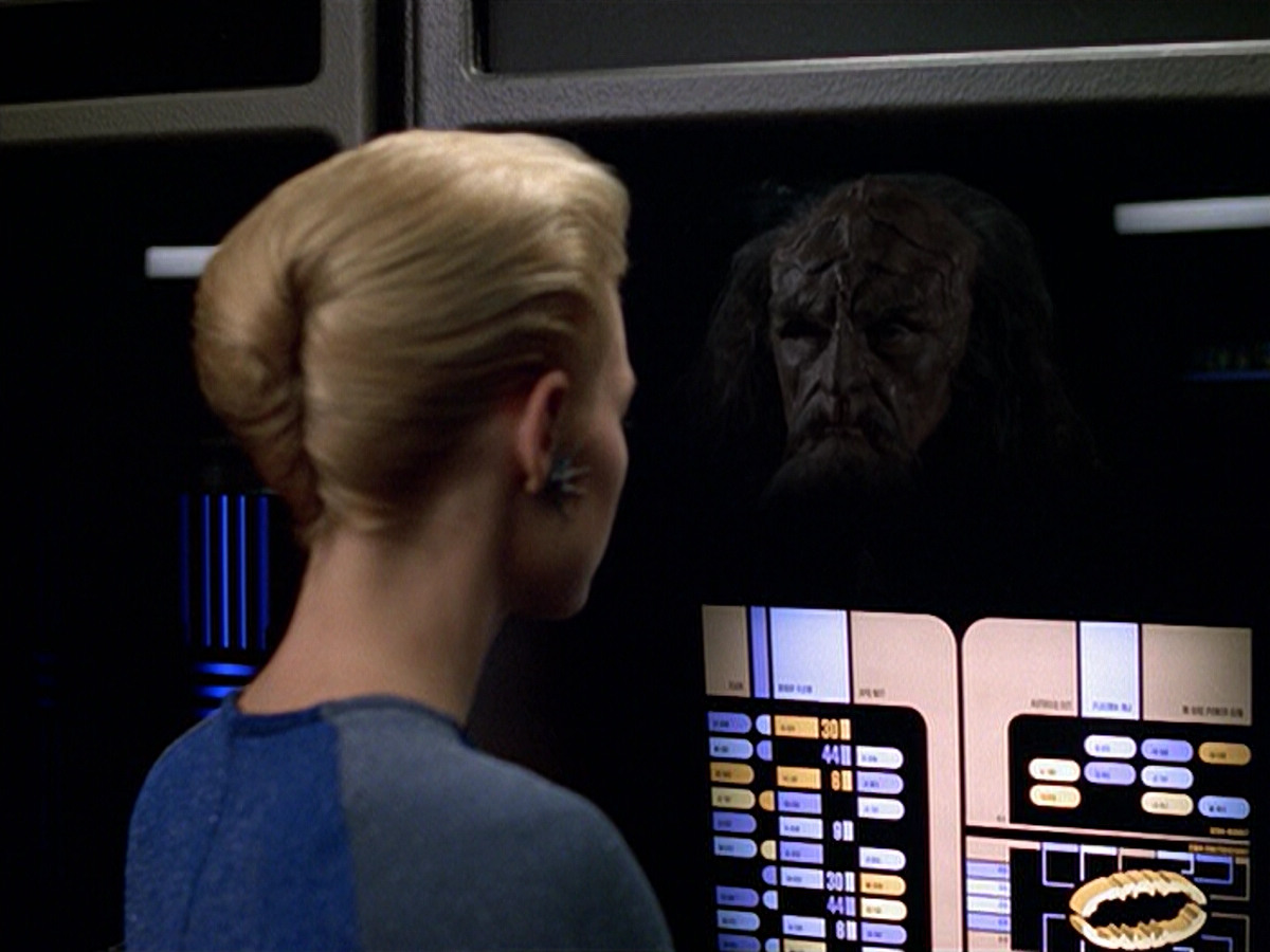 extant_StarTrek_VOY_5x07-InfiniteRegress_00813.jpg