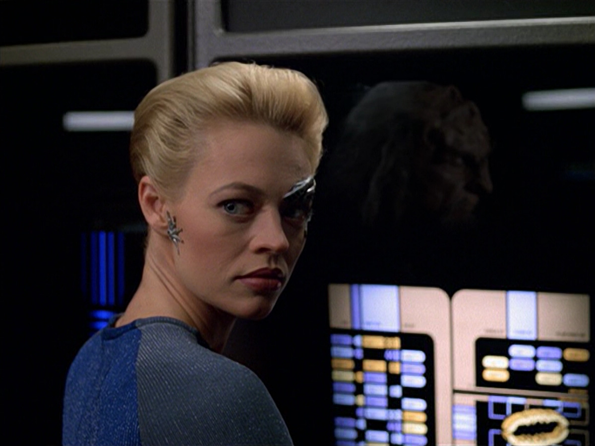 extant_StarTrek_VOY_5x07-InfiniteRegress_00815.jpg
