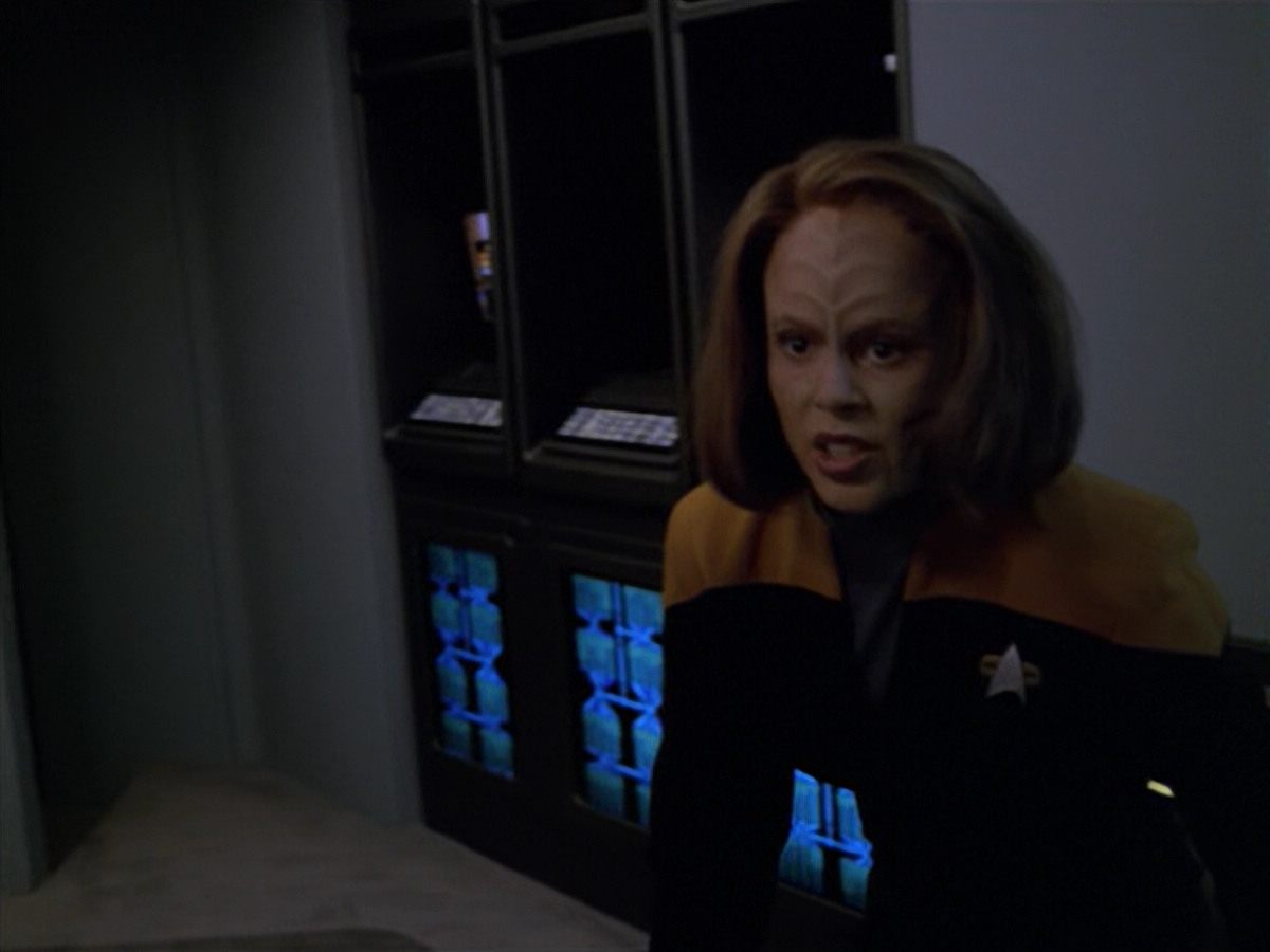 extant_StarTrek_VOY_5x07-InfiniteRegress_00870.jpg