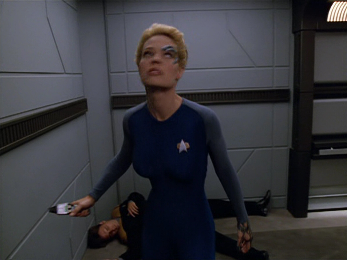 extant_StarTrek_VOY_5x07-InfiniteRegress_00912.jpg