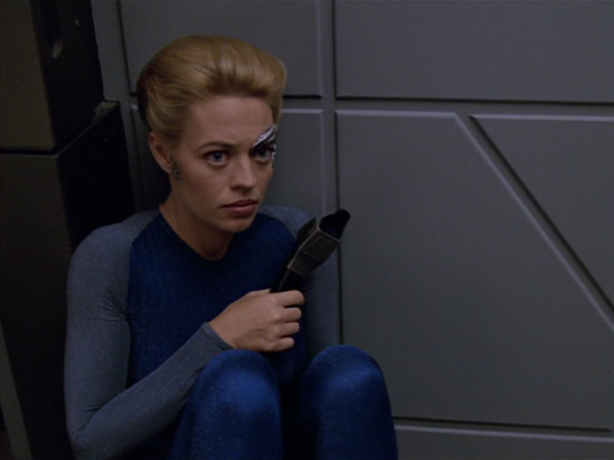 extant_StarTrek_VOY_5x07-InfiniteRegress_00952.jpg
