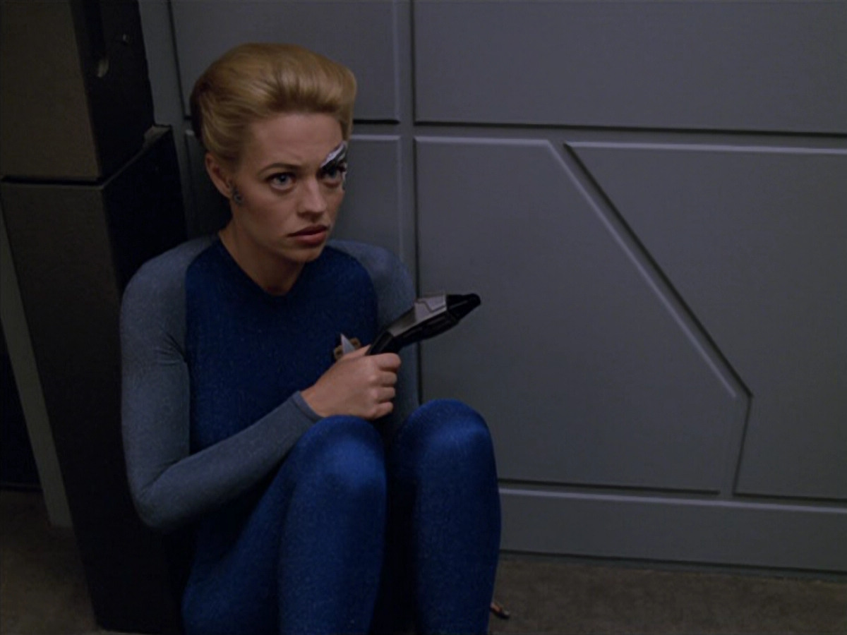 extant_StarTrek_VOY_5x07-InfiniteRegress_00966.jpg