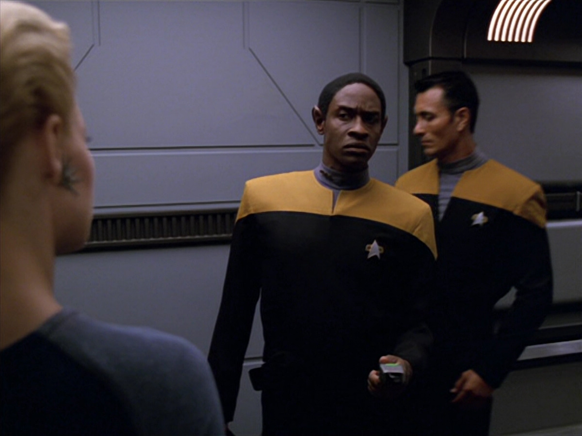 extant_StarTrek_VOY_5x07-InfiniteRegress_00994.jpg