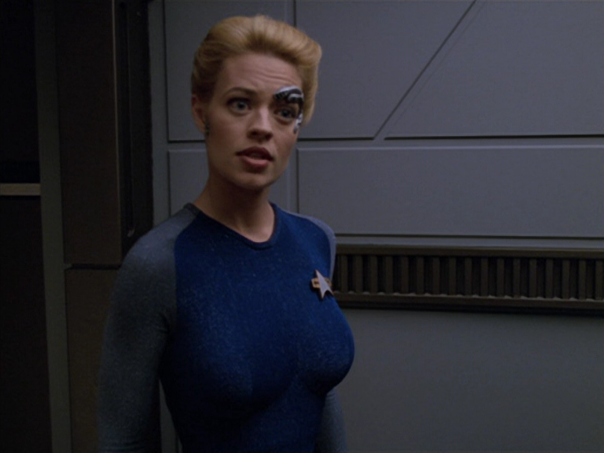 extant_StarTrek_VOY_5x07-InfiniteRegress_00997.jpg