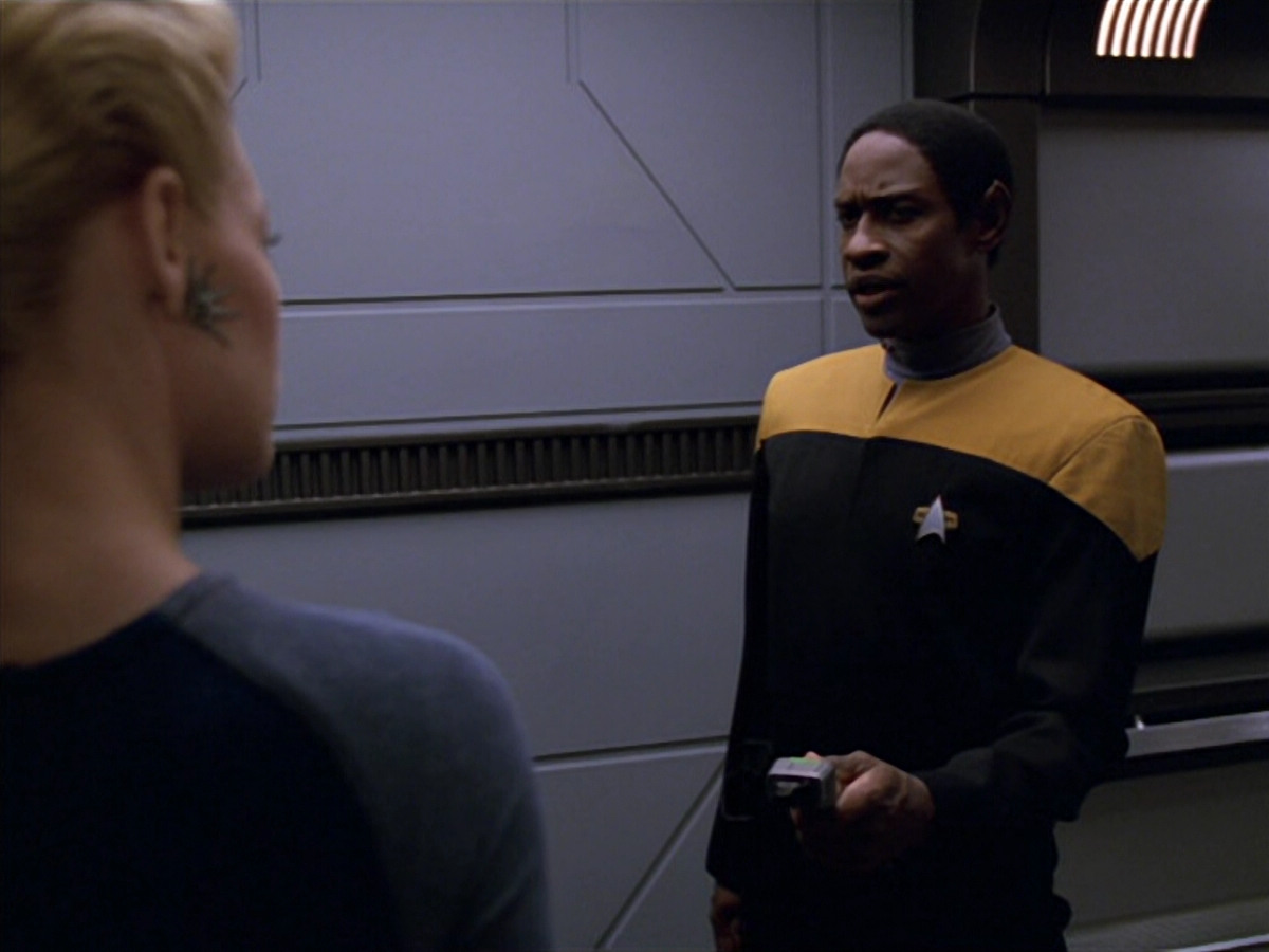 extant_StarTrek_VOY_5x07-InfiniteRegress_01008.jpg