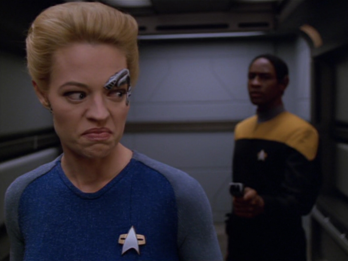 extant_StarTrek_VOY_5x07-InfiniteRegress_01027.jpg