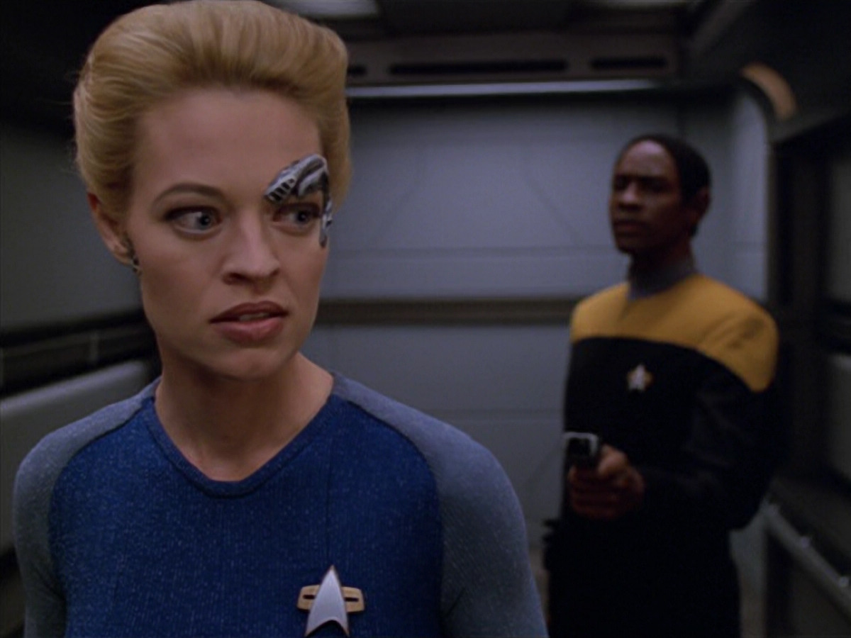 extant_StarTrek_VOY_5x07-InfiniteRegress_01029.jpg