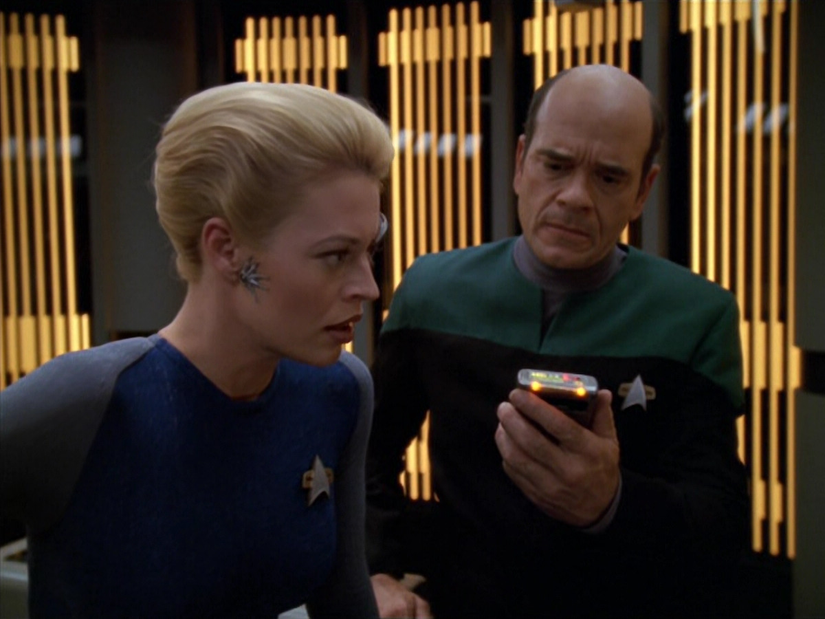 extant_StarTrek_VOY_5x07-InfiniteRegress_01128.jpg