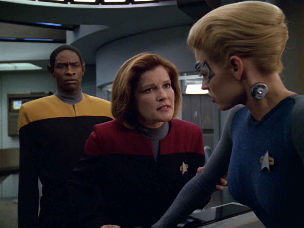 extant_StarTrek_VOY_5x07-InfiniteRegress_01138.jpg