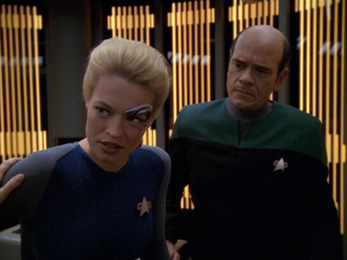 extant_StarTrek_VOY_5x07-InfiniteRegress_01144.jpg