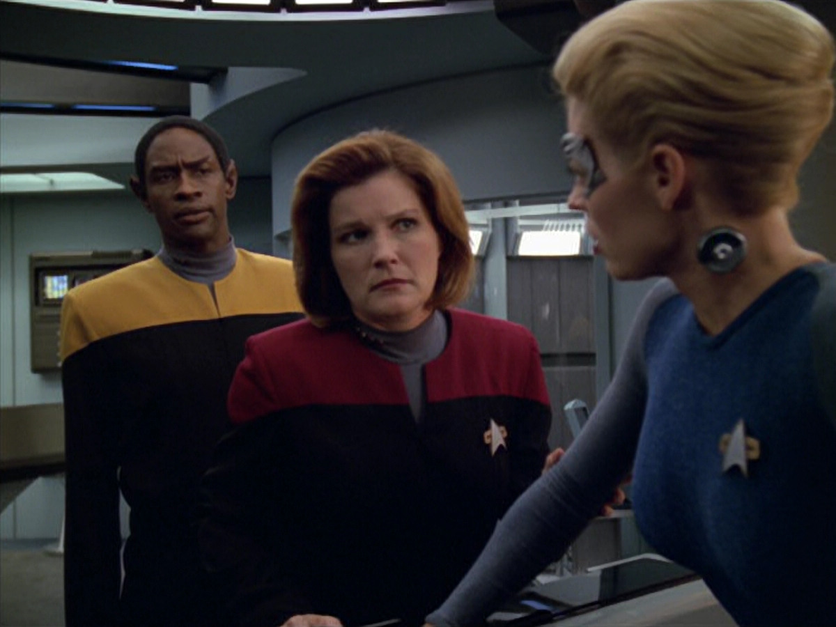 extant_StarTrek_VOY_5x07-InfiniteRegress_01151.jpg