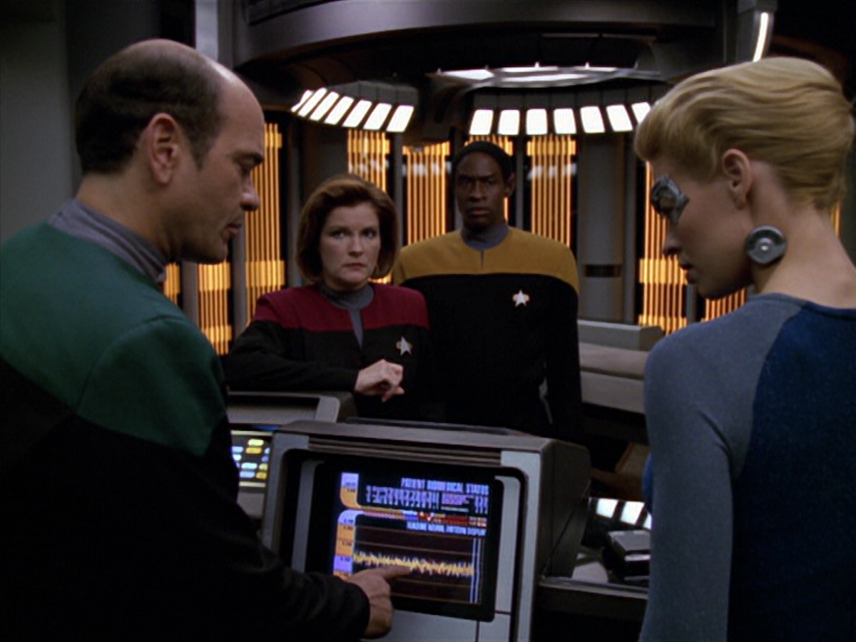 extant_StarTrek_VOY_5x07-InfiniteRegress_01203.jpg