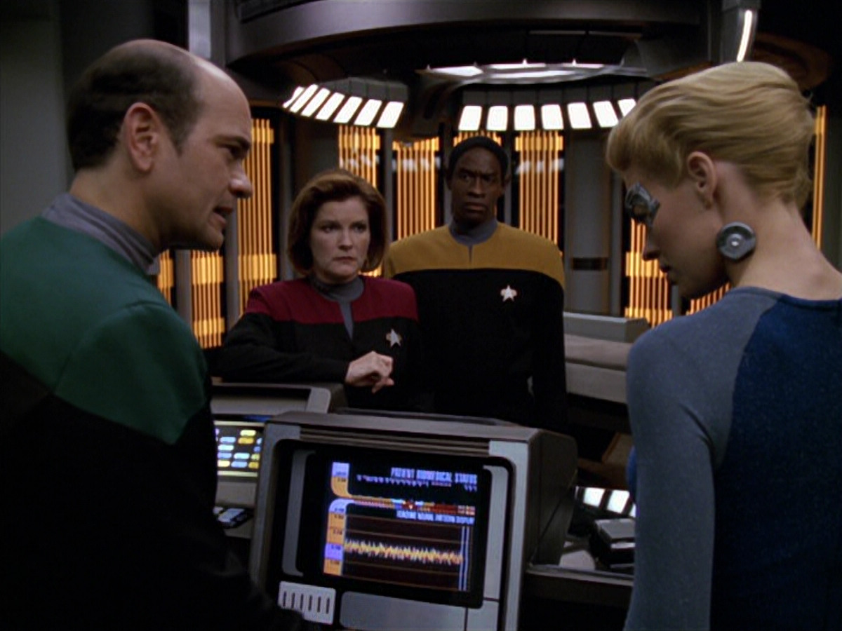 extant_StarTrek_VOY_5x07-InfiniteRegress_01206.jpg