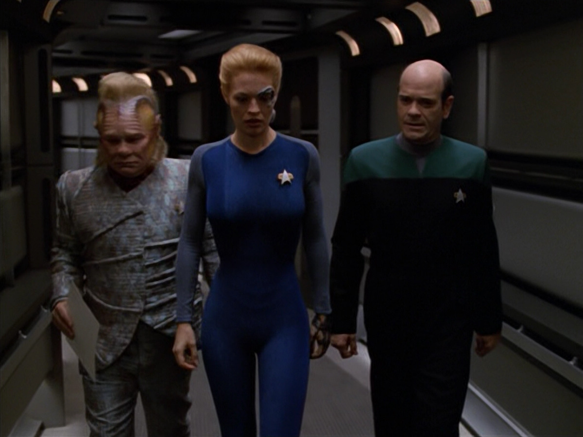 extant_StarTrek_VOY_5x07-InfiniteRegress_01352.jpg