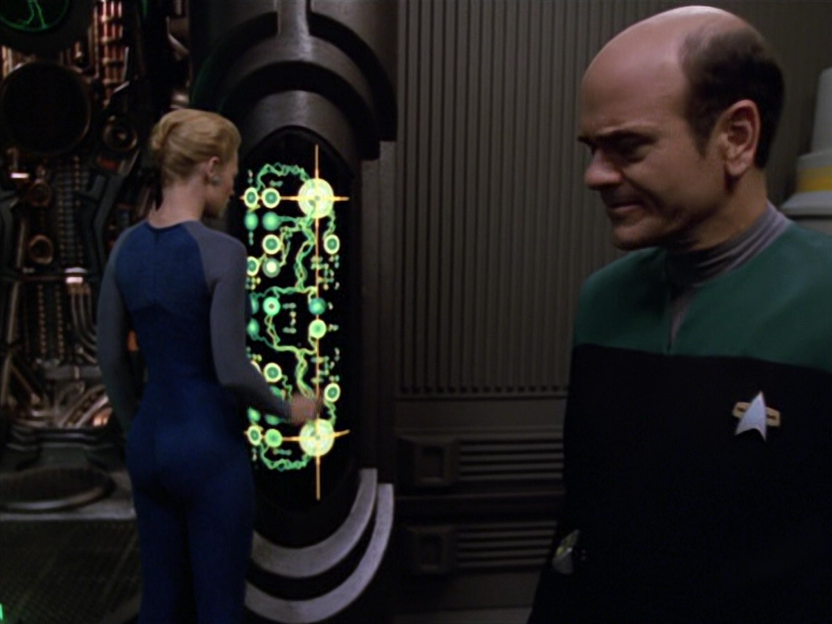 extant_StarTrek_VOY_5x07-InfiniteRegress_01461.jpg