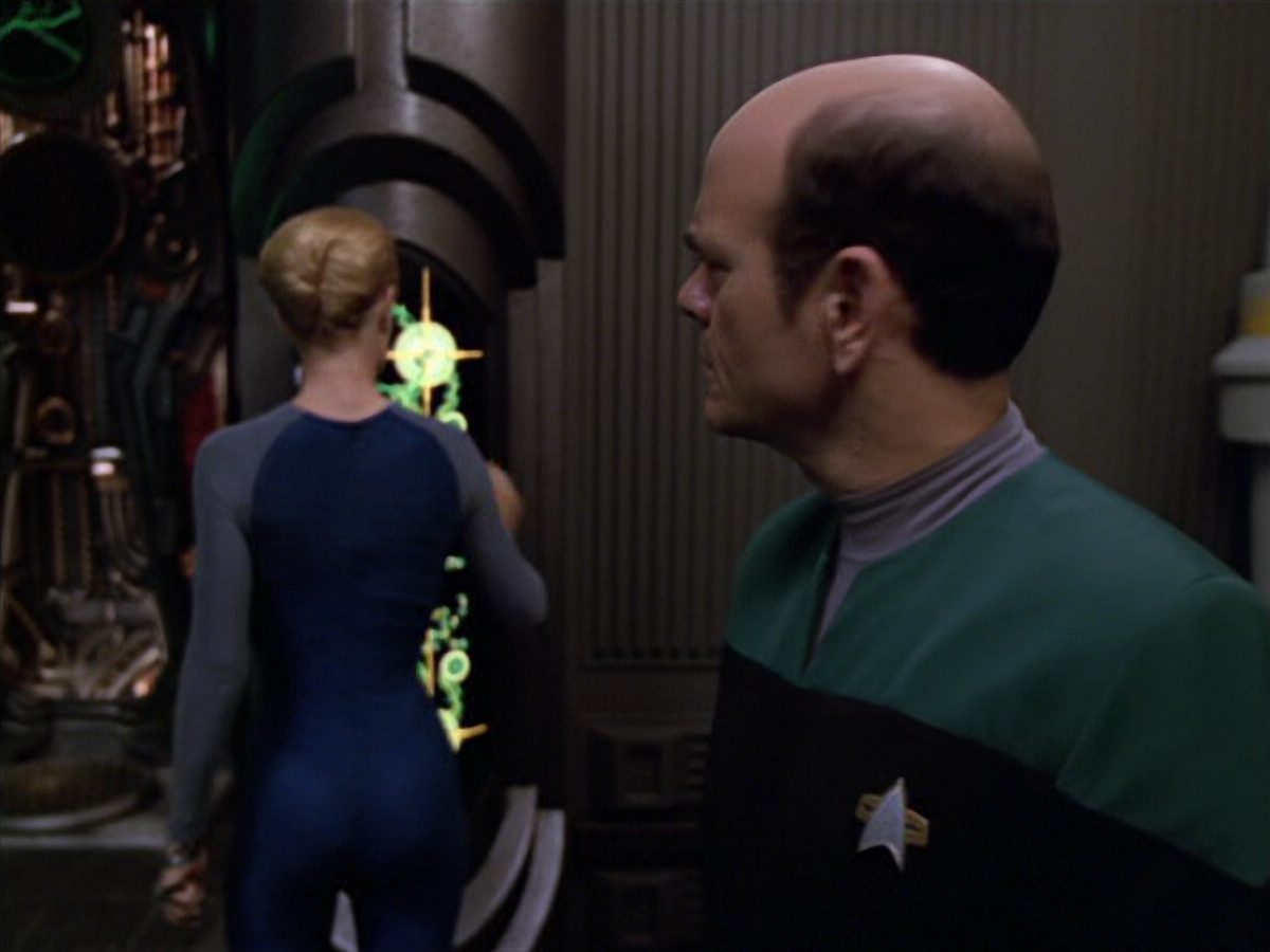 extant_StarTrek_VOY_5x07-InfiniteRegress_01491.jpg