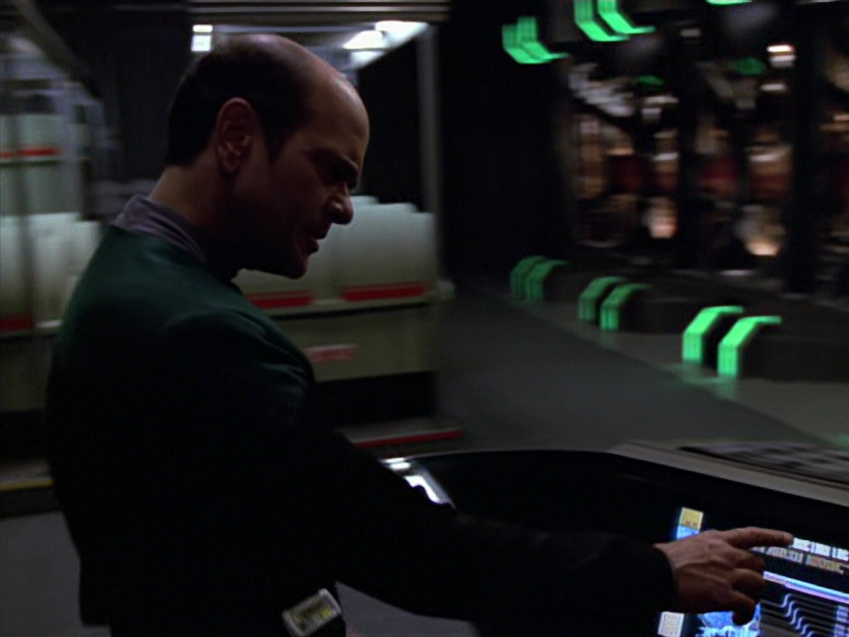 extant_StarTrek_VOY_5x07-InfiniteRegress_01509.jpg