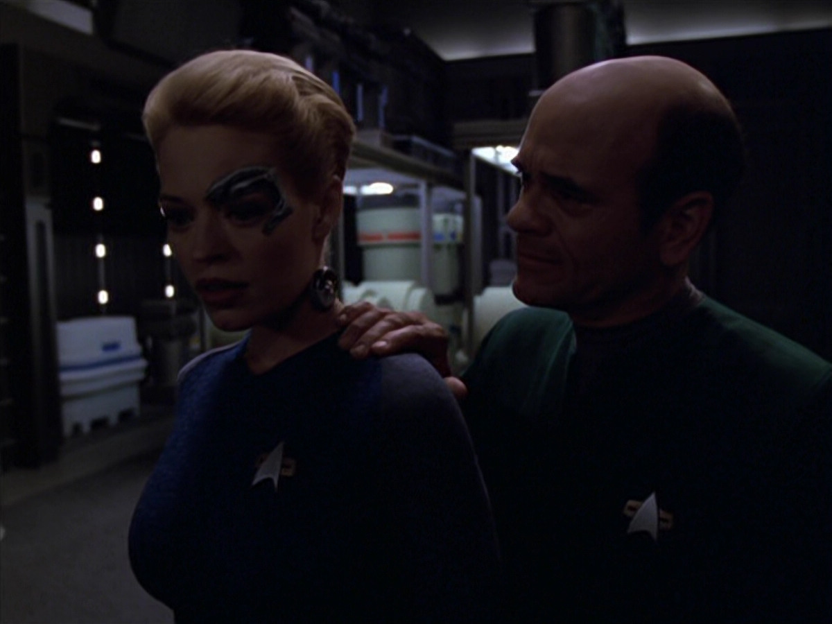extant_StarTrek_VOY_5x07-InfiniteRegress_01573.jpg