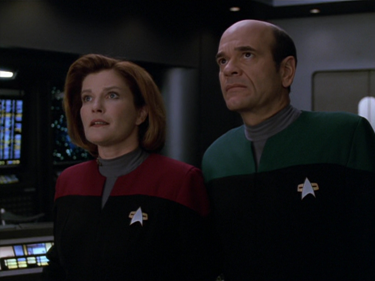 extant_StarTrek_VOY_5x07-InfiniteRegress_02006.jpg