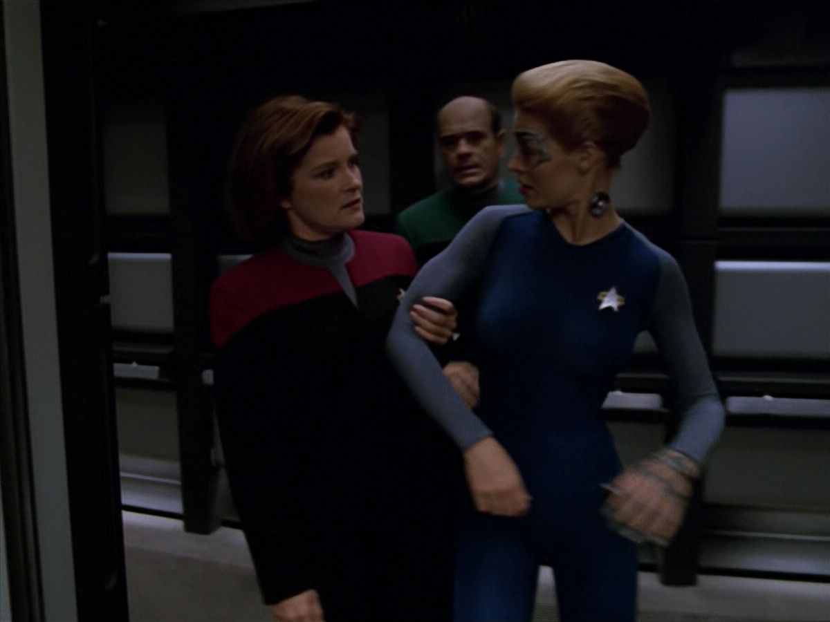 extant_StarTrek_VOY_5x07-InfiniteRegress_02089.jpg