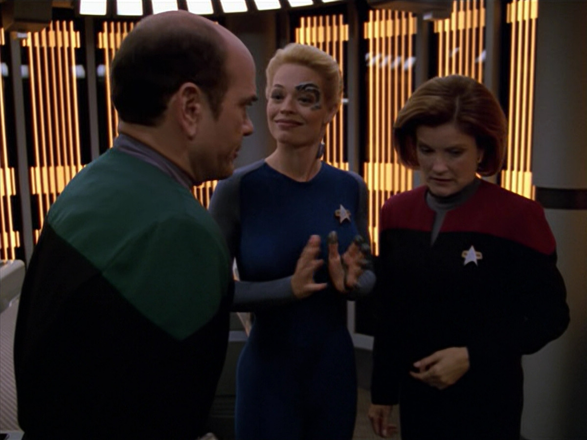 extant_StarTrek_VOY_5x07-InfiniteRegress_02122.jpg